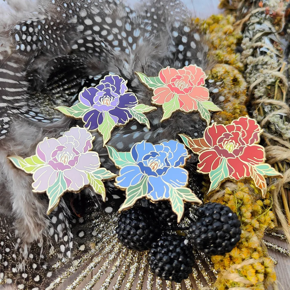 katzenjammerpins-peony-emaille-pin-blume-blau-gold image 1