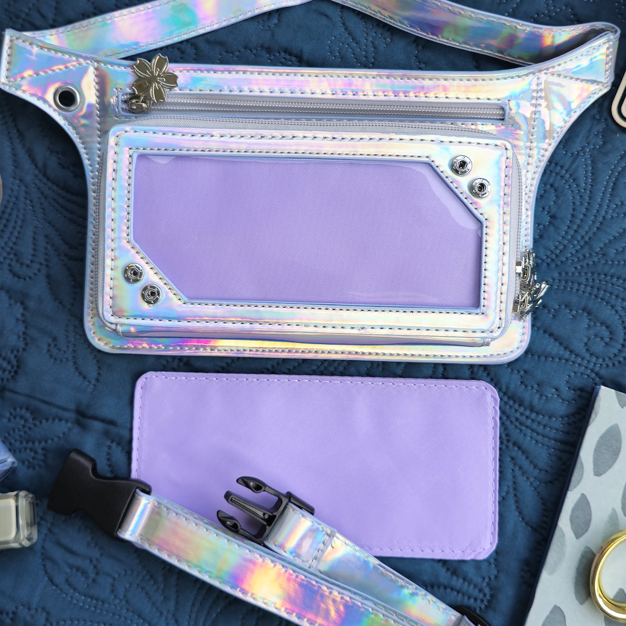 katzenjammerpins-ita-bag-bauchtasche-holo-fenster image 2
