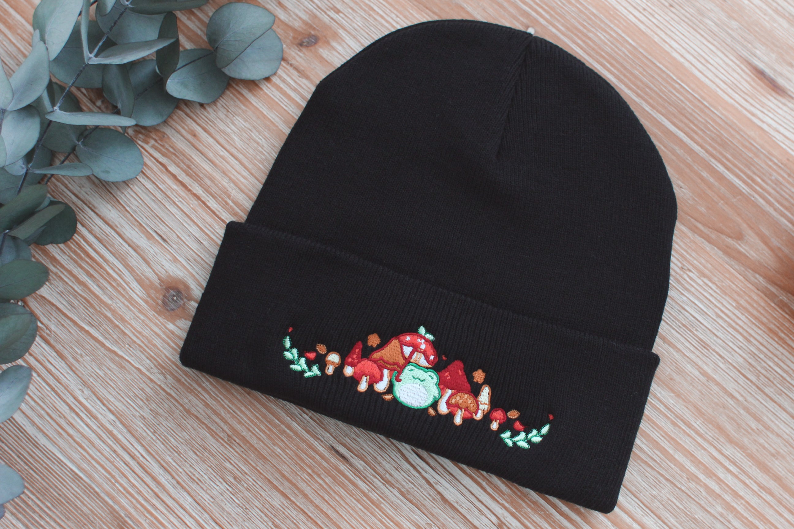 miamouz-autumn-vibes-frog-beanie-m-tze-schwarz-bestickt image 2