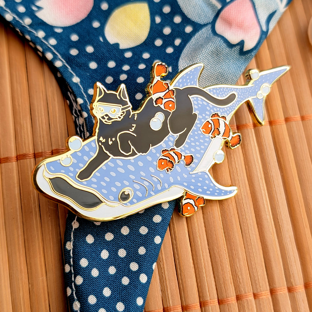 katzenjammerpins-okinawa-black-cat-emaille-pin-standard image 2